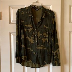 Rock & Republic camp print button up blouse